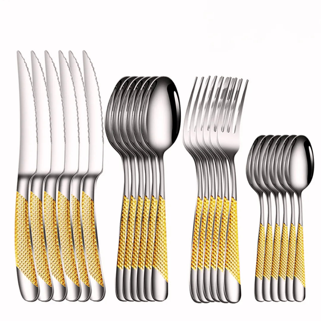 Faqueiro Inox Dourado em Mesa Posta Luxuosa – Ideal para Ocasiões Especiais e Dia a Dia