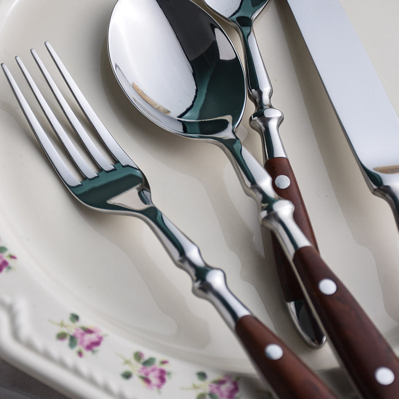 Talheres do faqueiro Heritage com acabamento marcante
