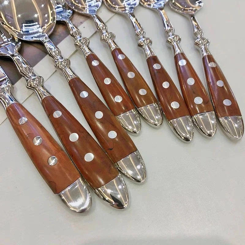 Faqueiro inox Heritage para 6 pessoas em composição elegante