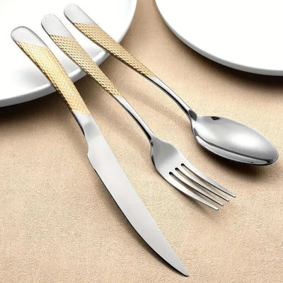 Faqueiro Inox Dourado em Mesa Posta Luxuosa – Ideal para Ocasiões Especiais e Dia a Dia