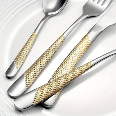 Faqueiro Inox Dourado em Mesa Posta Luxuosa – Ideal para Ocasiões Especiais e Dia a Dia