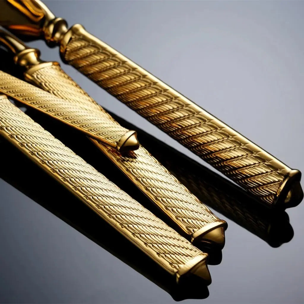 Talheres do faqueiro Royale luxo em destaque