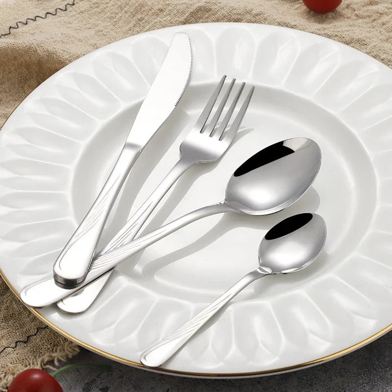 Talheres Inox com Acabamento Acetinado – Ideal para mesas sofisticadas em jantares e ocasiões especiais